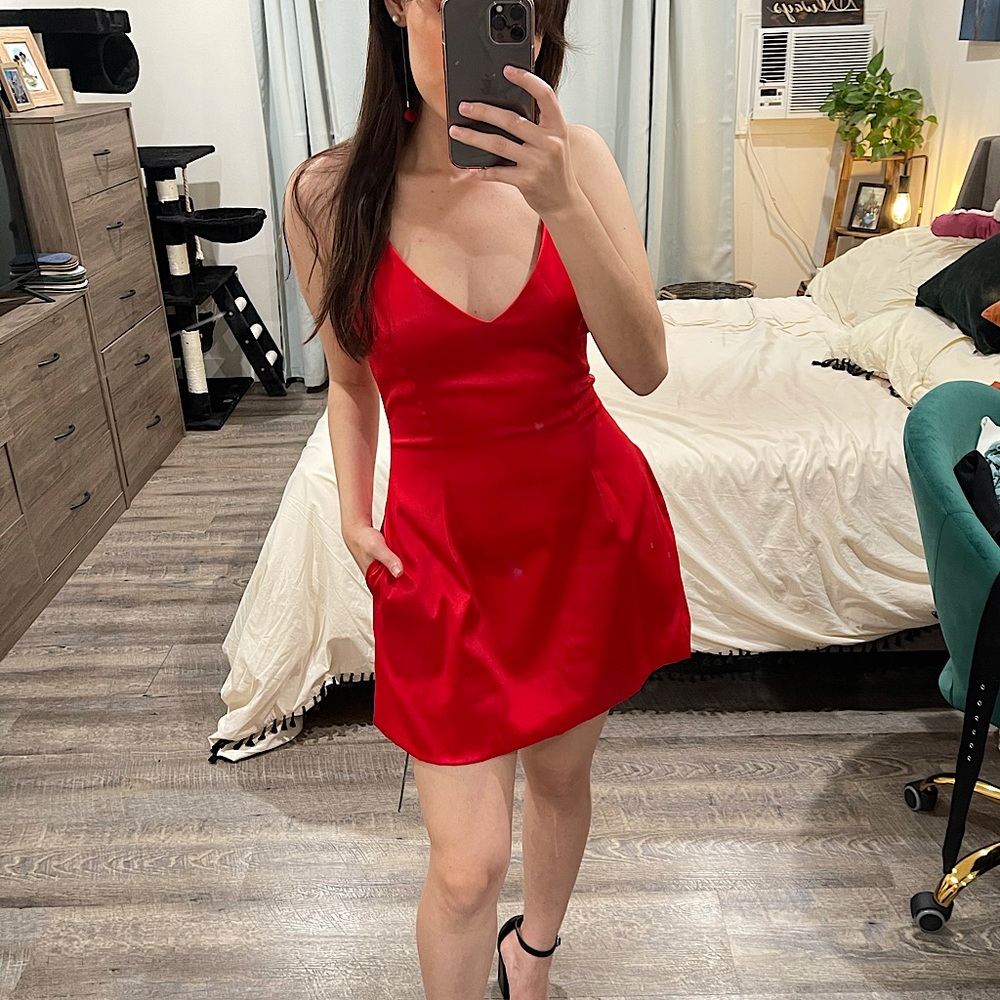 Classic Selena dress. 🌹